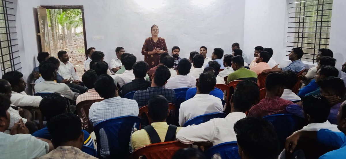 swathimalagi's tweet photo. Addressing the young leaders and office bearers of Hangal assembly Constituency, reviewing Guarantee cards status in every Gram panchayat. @DKShivakumar @siddaramaiah @rssurjewala @PCvishnunadh @kcvenugopalmp @SaleemAhmadINC https://t.co/C9TNvAVSgL