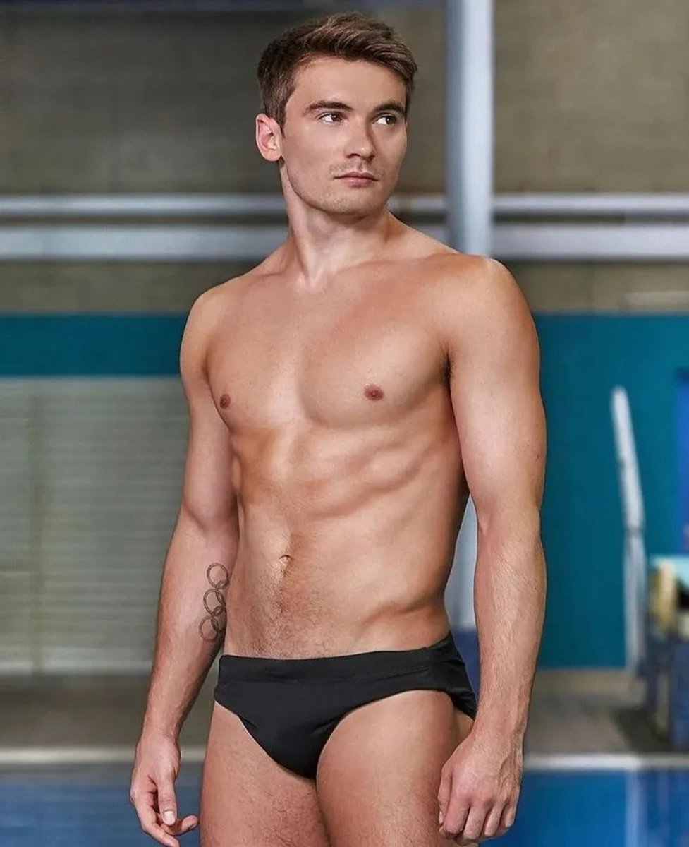 Daniel Goodfellow🇬🇧
Post 064
DIVING🏊

Another member of Britain's sexy Olympic diving team

Daniel is the most discreet but we can also enjoy his good body and his amazing bulge

Follow &amp; enjoy
@dannielgoodfellow

#sexymen #diving #speedo #speedoboy #speedobulge #bulge #Swimwear