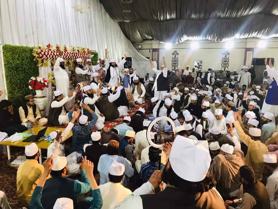 WadiAzizSharif's tweet photo. 18-03-2023
محفل ذکر خدا و میلاد مصطفی صلی اللہ علیہ وسلم
زیر صدارت. پیر طریقت رہبر شریعت خواجہ خواجگان عظیم عالمی مبلغ اسلام حضور محبوب ملت الحاج حضرت خواجہ محبوب الہی صاحب
سجادہ نشین دربار وادی عزیز شریف چنیوٹٹ
بمقام۔سیون سنز مارکی جڑانوالہ
#bolu #mehboob #Marcue https://t.co/0AjGKfT1k0