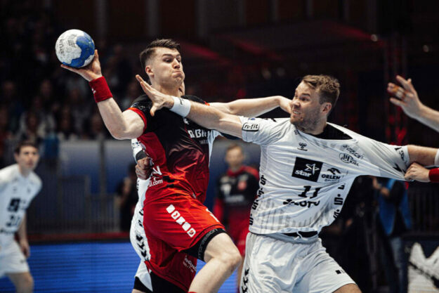 MT fehlt gegen Kiel die Effektivität
Die MT Melsungen zeigt sich gegen den THW Kiel in Sachen Einstellung und Einsatz deutlich verbessert, beim 19:23 (9:14) fehlt aber vor dem gegnerischen Tor die Effektivität.Foto:... 
#FilipJicha #HandballBundesliga

seknews.de/2023/03/19/mt-…