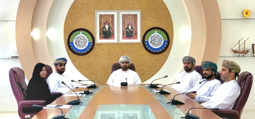 عقد مجلس إدارة فرع الغرفة بمحافظة الظاهرة اجتماعه الثاني لهذا العام برئاسة سيف بن سعيد البادي رئيس فرع الغرفة بمحافظة الظاهرة وبحضور أعضاء مجلس إدارة الفرع