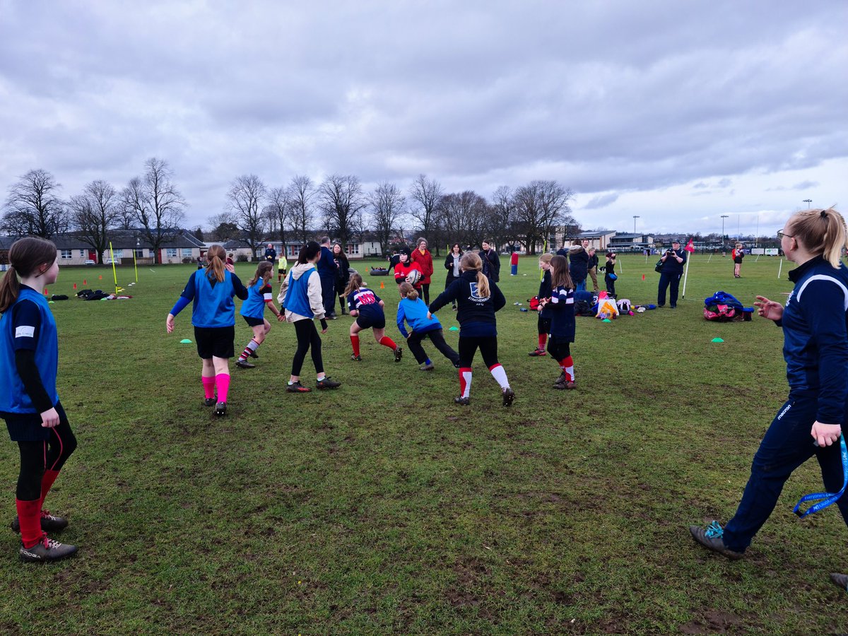 Jess_WGRugby's tweet photo. Great morning of rugby as @bannockburnrfc hosted the Caledonia Midlands Girls for U12-U18s. Big thanks to all of the teams who attended! https://t.co/94GCQ4CNfG