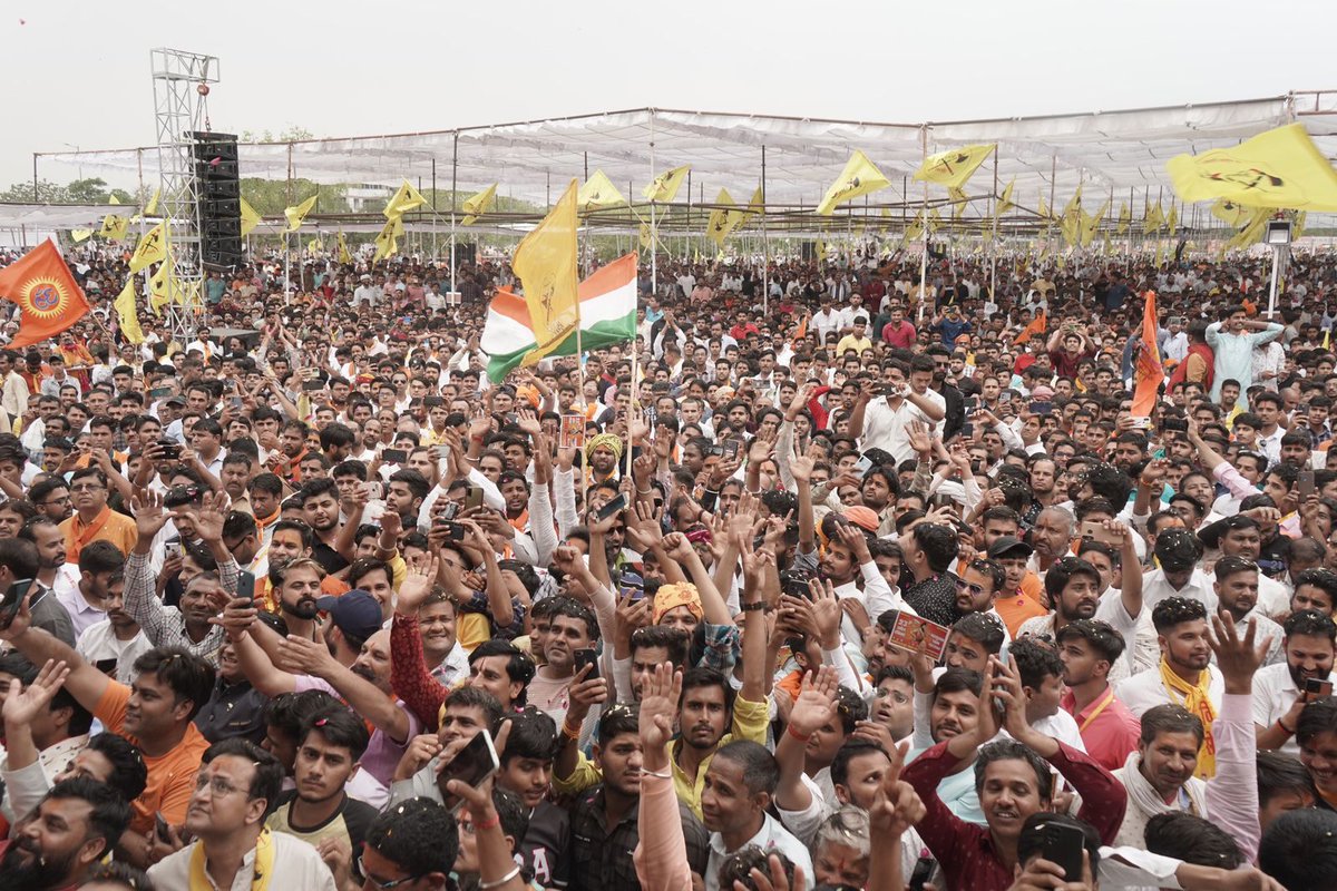 VipraSena's tweet photo. ब्राह्मण महापंचायत को ऐतिहासिक बनाने के लिए पूरे भारतवर्ष से पधारे विप्र बंधुओं का हार्दिक आभार
#ब्राह्मण_महापंचायत #19_मार्च2023 #विद्याधर_नगर_स्टेडियम  #ऐतिहासिक_ब्राह्मण_महापंचायत https://t.co/HUKxwSxMj1