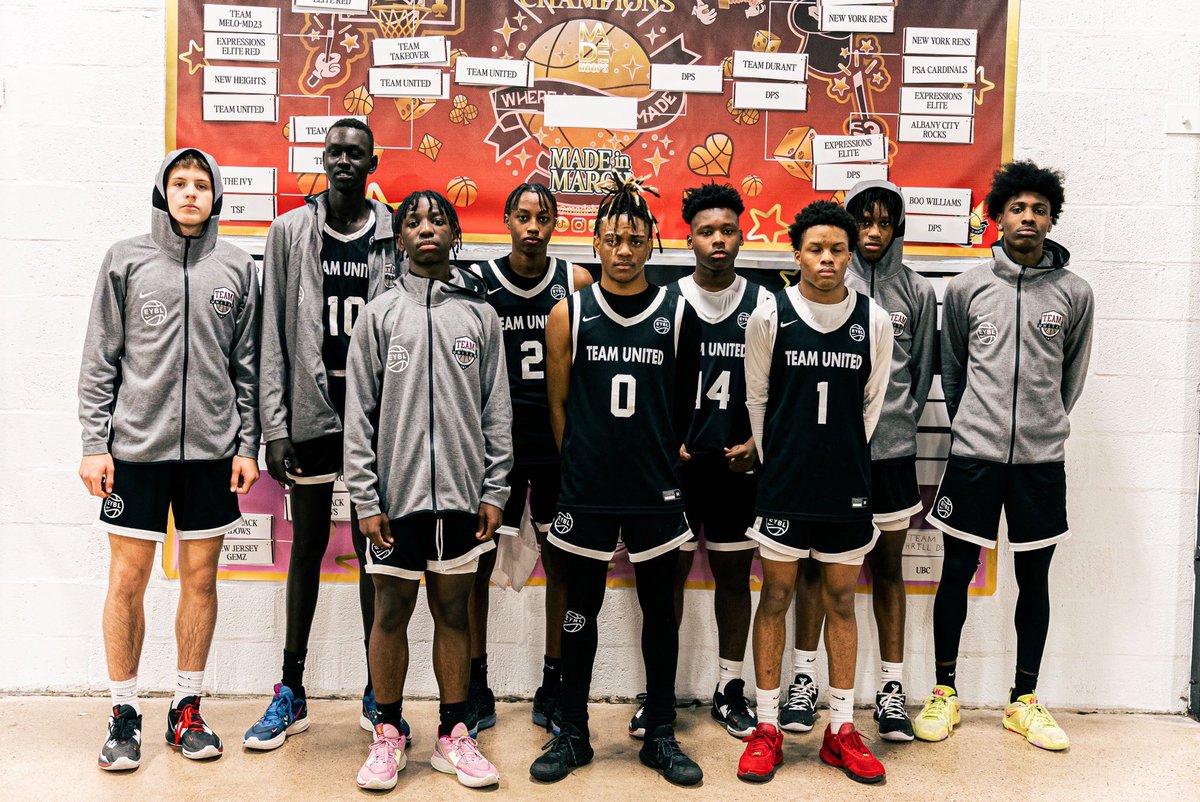 madehoops's tweet photo. Heavyweight matchup on tap for the East Red Lea8ue Title. 🥊💫

🏆 #MADEinMarch https://t.co/TZu8Mcnnk5
