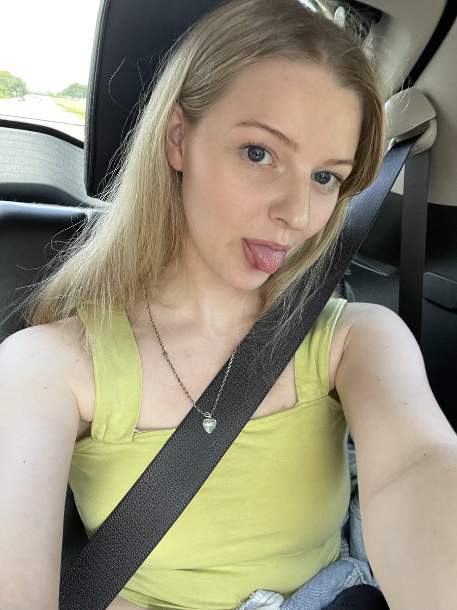 emily_schwabb's tweet photo. Going to purchase a pack of cigs, which brand should I get? You’ll be paying either way. 

Findom Paypig https://t.co/7TawEXtrEp