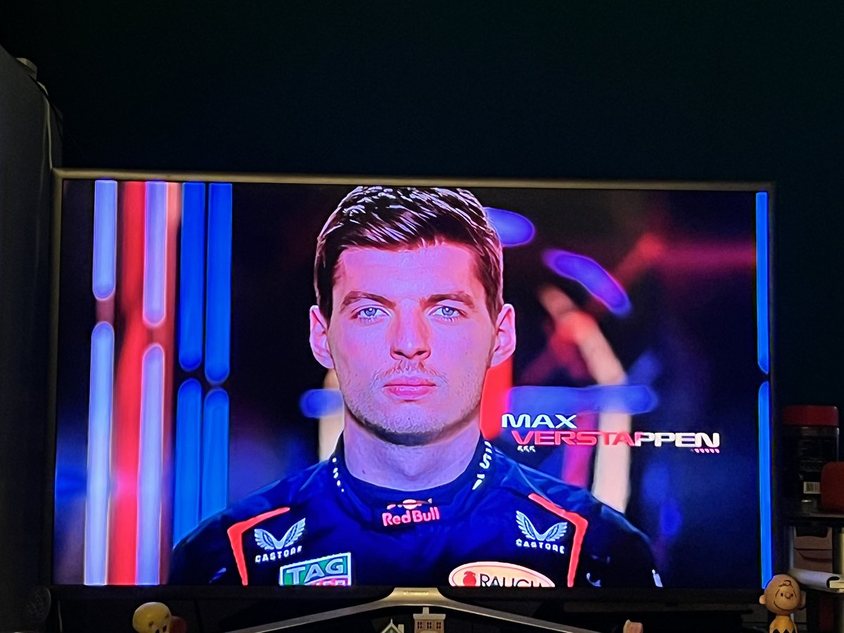 En we zitten er weer klaar voor #F1 #MaxVerstappen 🏎️🏁