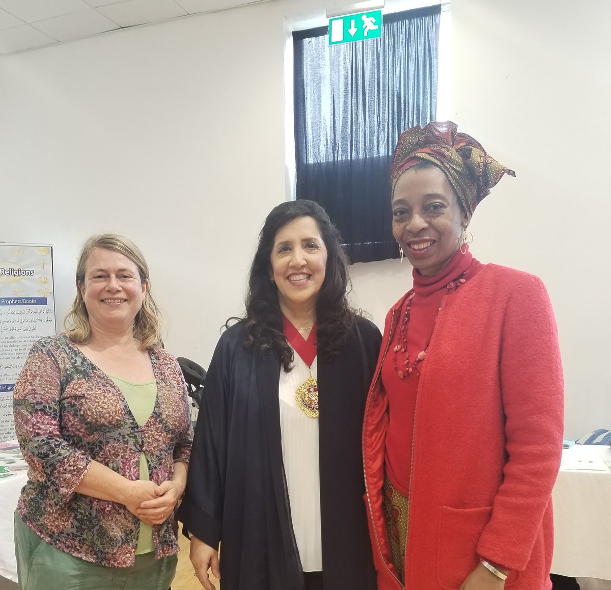 AnnetteWright's tweet photo. It was also the last of our International Women's day events at Darul Aman Mosque, opened by Deputy Lord Mayor Yasmin Dar Nice to see neighbouring Councillor  @ErinmaBell there too. @MCCHulme @ManMetUni @ArchMedical https://t.co/iFW0czf9dK