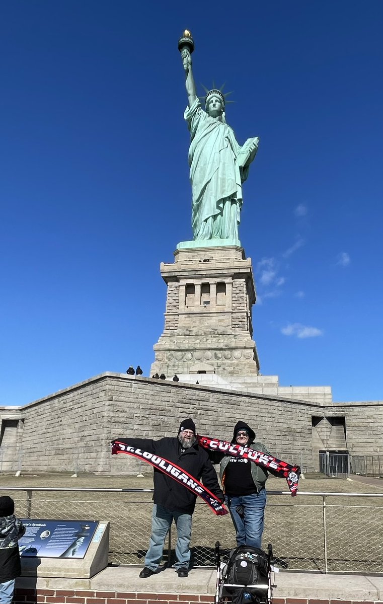 Reppin the Lou here with Lady Liberty! @stlCITYsc #mls @StLouligans #AllFourCity #LibertyIsland #mls4theLou #MeAndMyBaby #FromCultToCulture #Manhattan #GraduationTripForBear