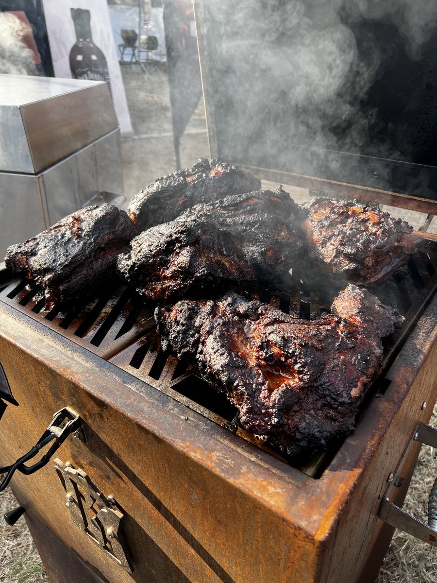 hastybakegrills's tweet photo. Whatcha gonna do with all that butt? π
#roughneck #hastybake #smoker #porkbutt #hastymakesittasty #gowithHB #smokebakesear #grilling #charcoalgrilling #cookout #pulledpork https://t.co/FaZw1PKMg7