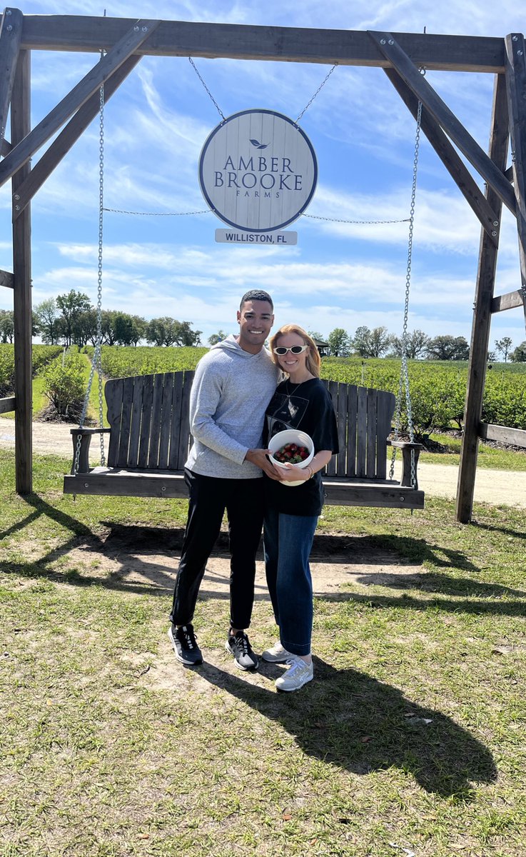 alexhaleygr's tweet photo. Got to spend this Sunday picking #FloridaFresh strawberries in beautiful Williston, Fl🍓 https://t.co/eHvN9Xw0Ky