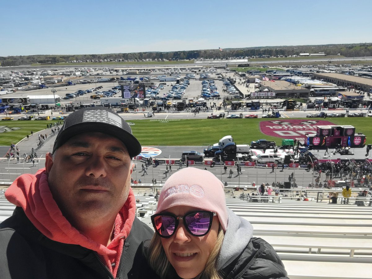 Glenn2448's tweet photo. @NASCAR having a great time at #AMS https://t.co/cpYkY85ohT