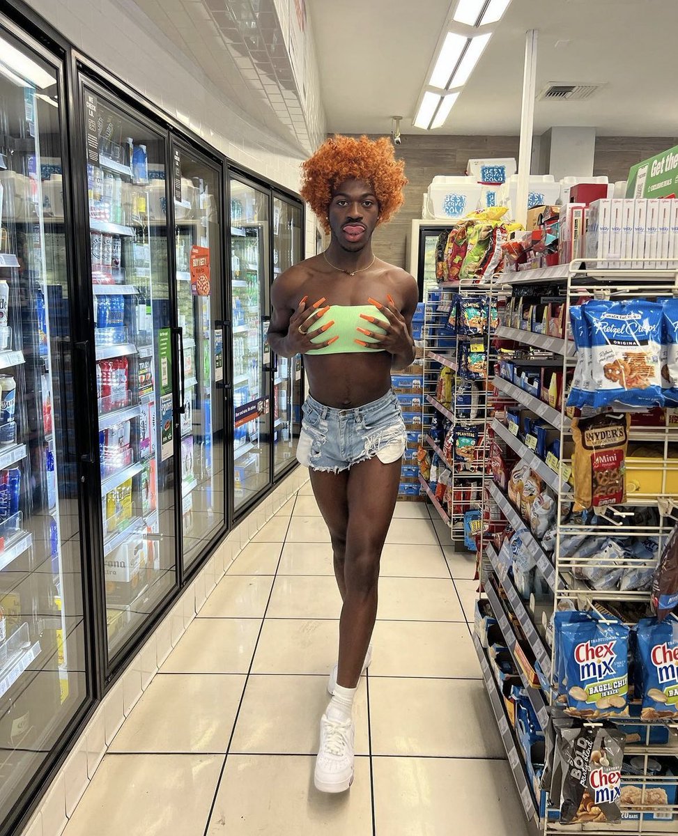 thenihiin's tweet image. The man I want      Vs.      The man that
                                                 wants me