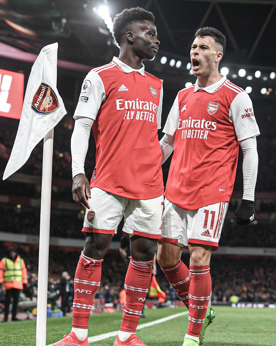 50bends's tweet photo. Give them whatever they want 🔴⚪, starboy🌟🌶️ and the golden boy 🥇 https://t.co/G23qRXRfgC