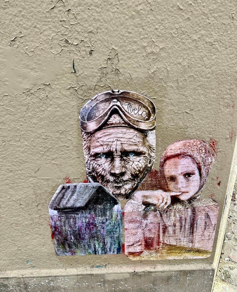 TheHorsfall's tweet image. Random street art captured while walking in Montmartre in Paris by one of our team.⁠
⁠
Join us for our Festival of Randomness⁠
25th March, 12-3pm⁠, Cutting Room Square⁠, Ancoats⁠, M4 6BF⁠
⁠
#Random #RandomArt #RandomObjects #MCREvent #TheFutureIsOursFestival #Ancoats