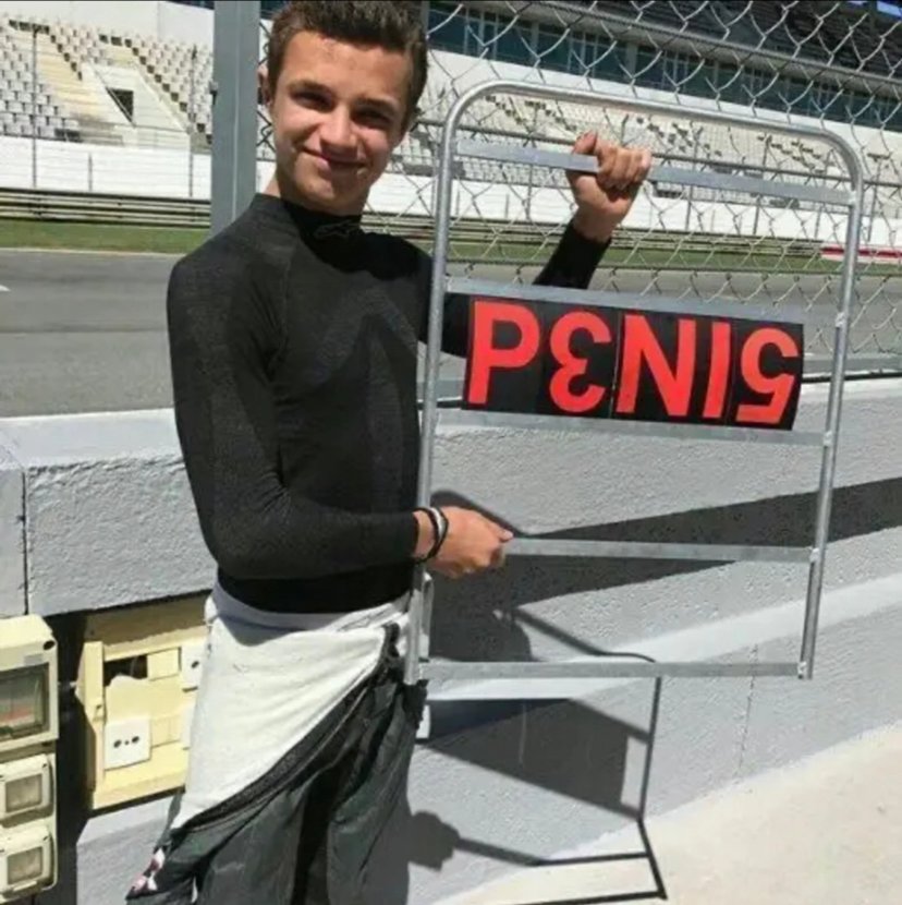 Bence17809348's tweet photo. Mclaren's weekend so far:
#WTF1 #JeddahGP https://t.co/TLxwUCIhyF