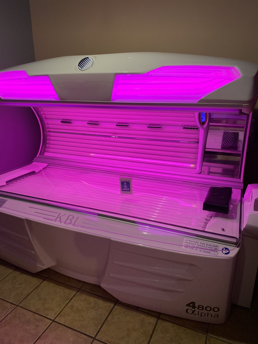 electricsun's tweet photo. Spring break sale ends today buy one get one 25% off Photos courtesy of our Lenexa location.   God bless and thanks for shopping small!  #electricsuntanning #boutique
355 North Moonlight Rd. gardner Kansas, 8700 Lackman Rd., Lenexa, KS https://t.co/lsEknlfgyi
