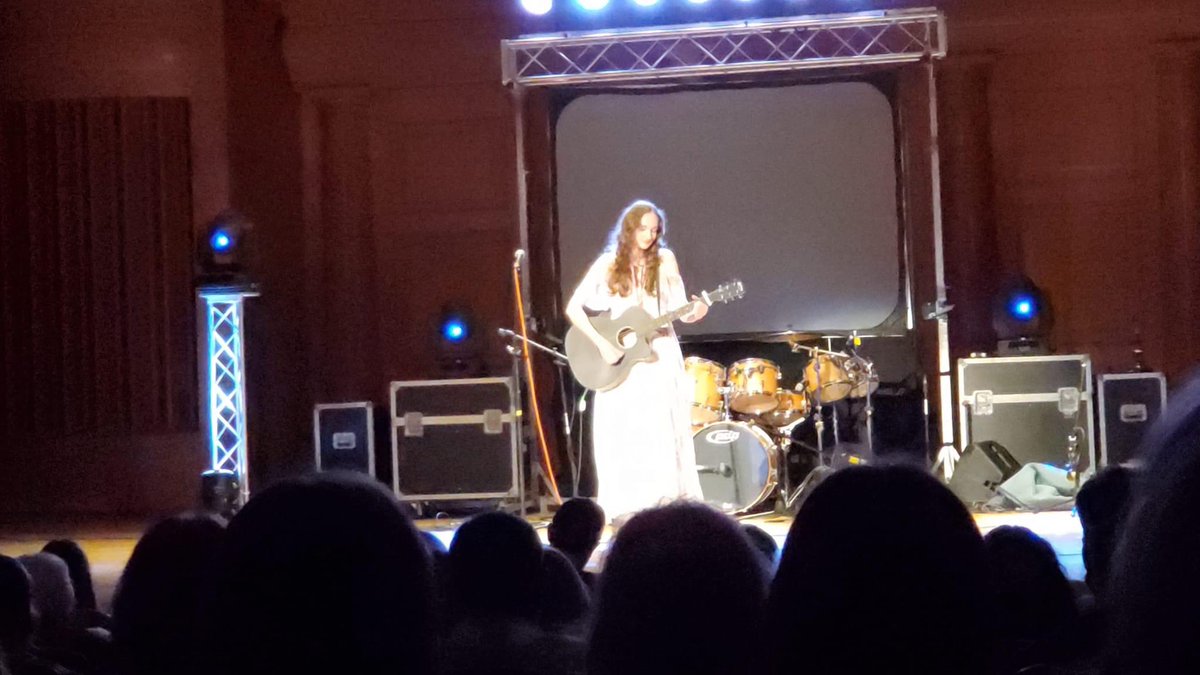 ashleycarson22's tweet photo. Thank you for having me last night, @georgiahastalent ! It was a blast and I’m so thankful to have been a part along side so many incredible artists! ❤️ https://t.co/6OVQjZy8ok