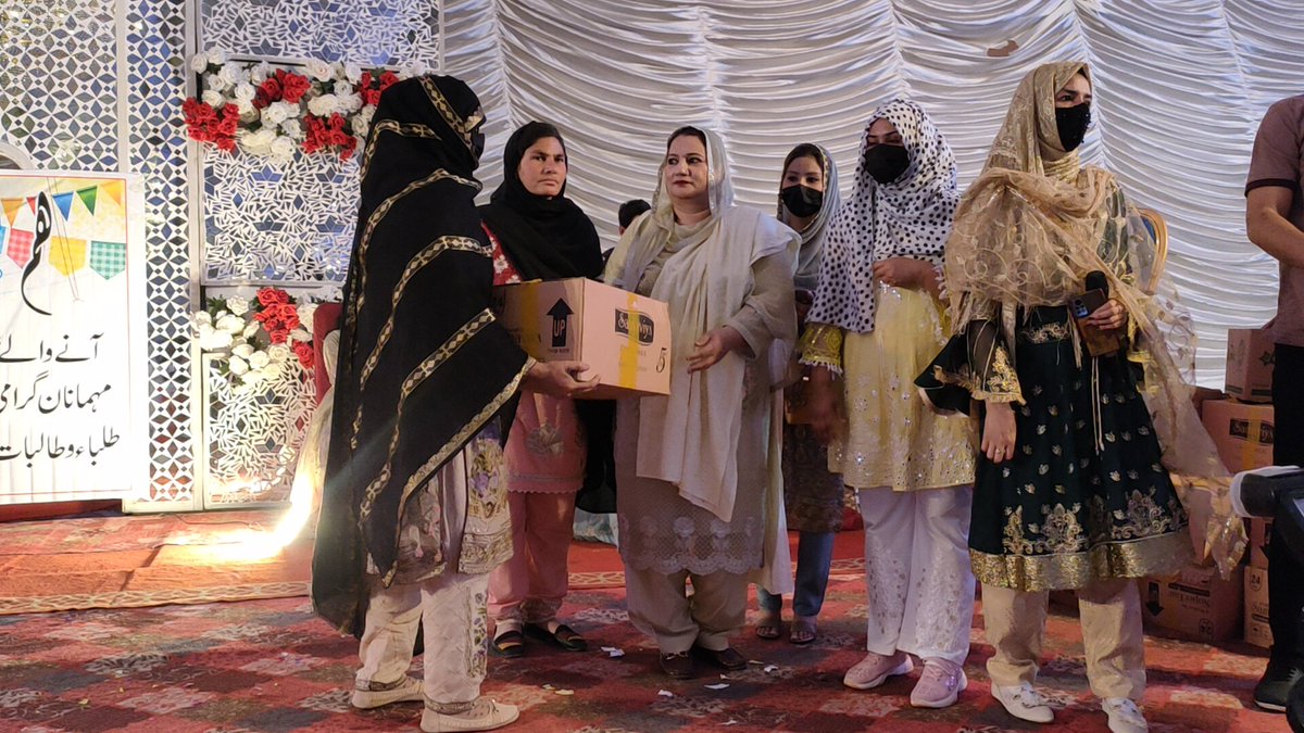 Mrs. Asif president PP54(PMLN woman) (@surraiyaasif7) on Twitter photo 