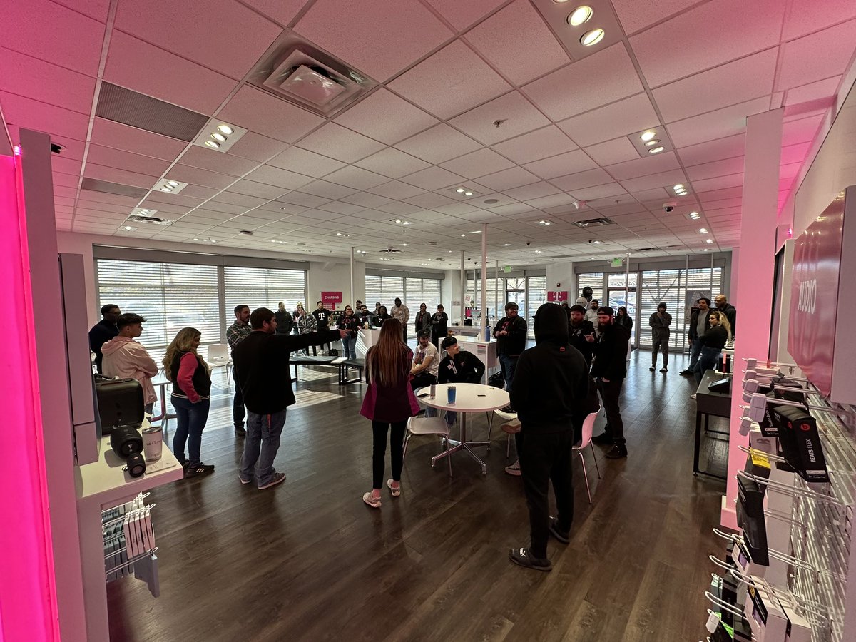 ScottWeatherwax's tweet photo. @TeeHarris03 @Jusmebri123 @LupeAltamirawk @lala_gallo @DeanWensel @domjrcoleman @Ctroudt @gerhardtracing @SzostakMagenta https://t.co/NOBPPKPKMl