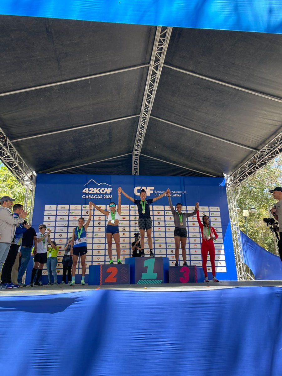 LuciaMeza_CAF's tweet photo. Felicitamos a Egris Aria 🏃♀️, panameña🇵🇦, segundo 🥈lugar en los 21K de femenino. Así como a todos los colegas de @AgendaCAF Panamá que participaron de esta fiesta de integración.
#PanamáNosInspira #ouroceanpanama #25añosCAFPanamá #bancoverde #CAFpresente #PaísCAF https://t.co/t5AuUiLDSf