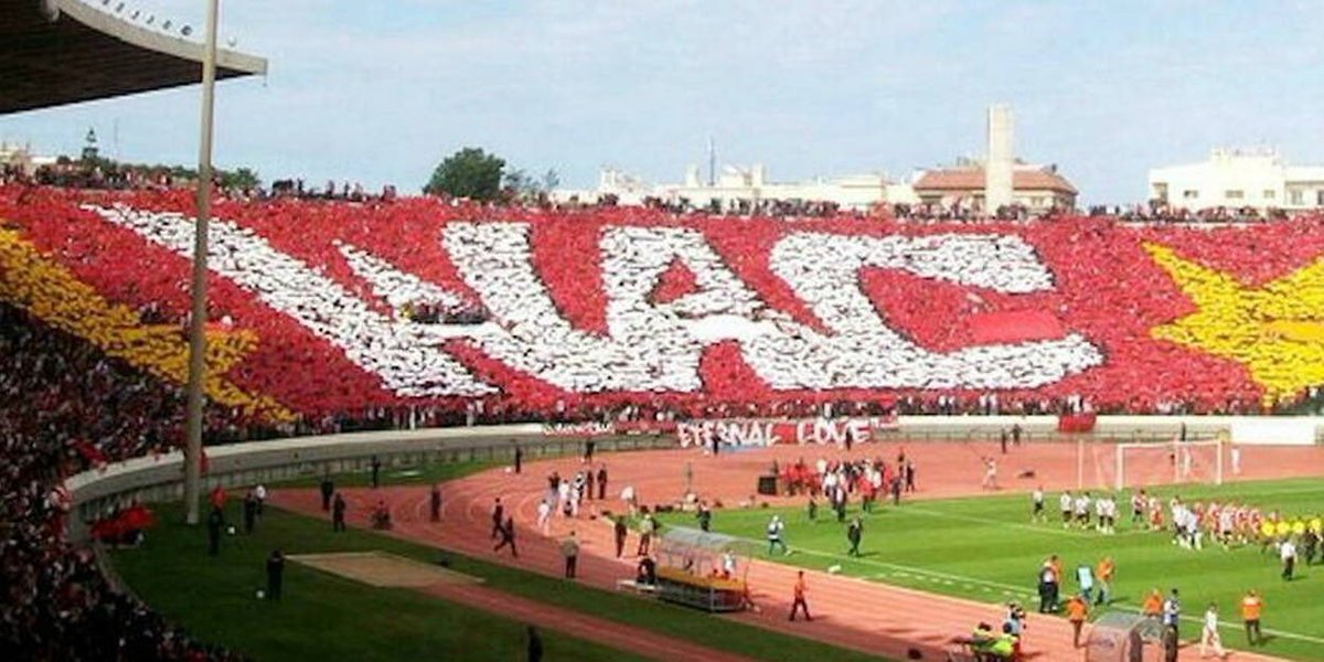 Siw2710's tweet photo. @_BeFootball @DivialleDario C est pas un tifo c est un Bache ! 
Tifo c est autre chose 
Ça c est un tifo ! notez bien ça https://t.co/Yo1iyoeFSg