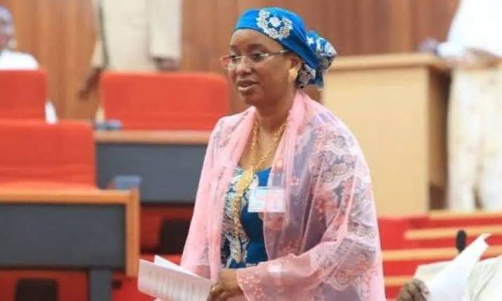 AM_Saleeeem's tweet photo. BREAKING;

Senator AISHA BINANI is the first HIJABEE GOVERNOR in Nigeria. Allah Ya Taya Ta Riko.

Retweet and Oppress the Oppressors!😊 https://t.co/tmNeMqmdXO