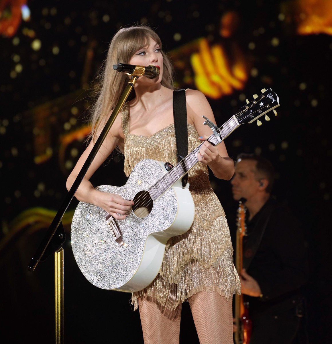tswifterastour's tweet photo. Taylor Swift - Fearless (Taylor’s Version) (The Eras Tour)
📍Swift City/Glendale, Arizona #TSTheErasTour https://t.co/FgabGSdRNF