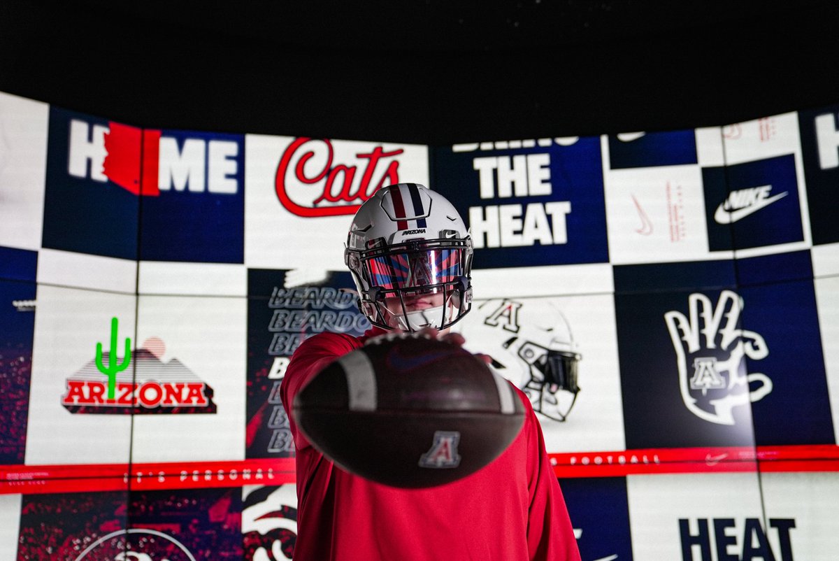 ConnorC_2024's tweet photo. Thank you to @AJMorganFB for showing me and my family around the University of Arizona and to all of the staff that showed me a good time! https://t.co/uXZoh2NehJ