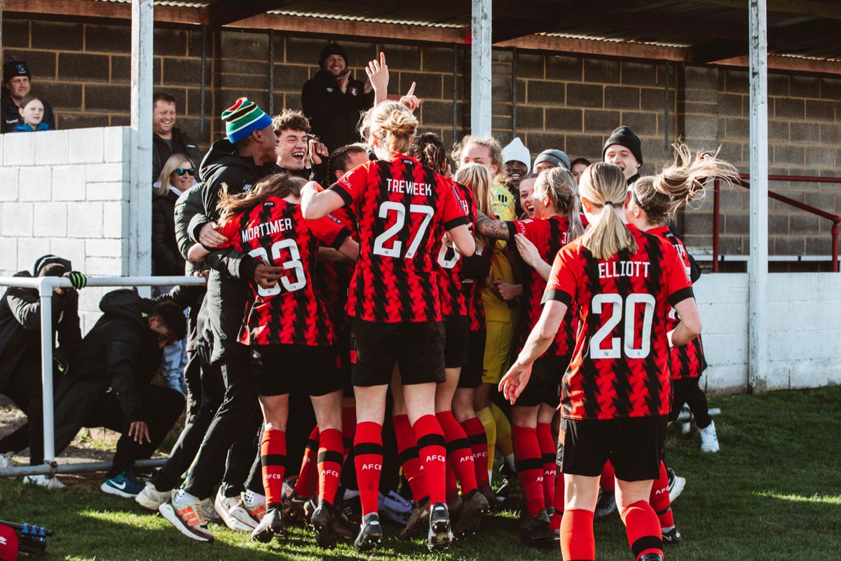 I'm sooooo proud of these girls..
Throughly deserved, controlled the game from the 1st whistle to the last 👏🏼
110% work rate given by every single player 💪🏼
You'd have never known it was a double game week - Levels 📈
Onto the Final we go 🏆
#AFCB 🍒 #utcIAD