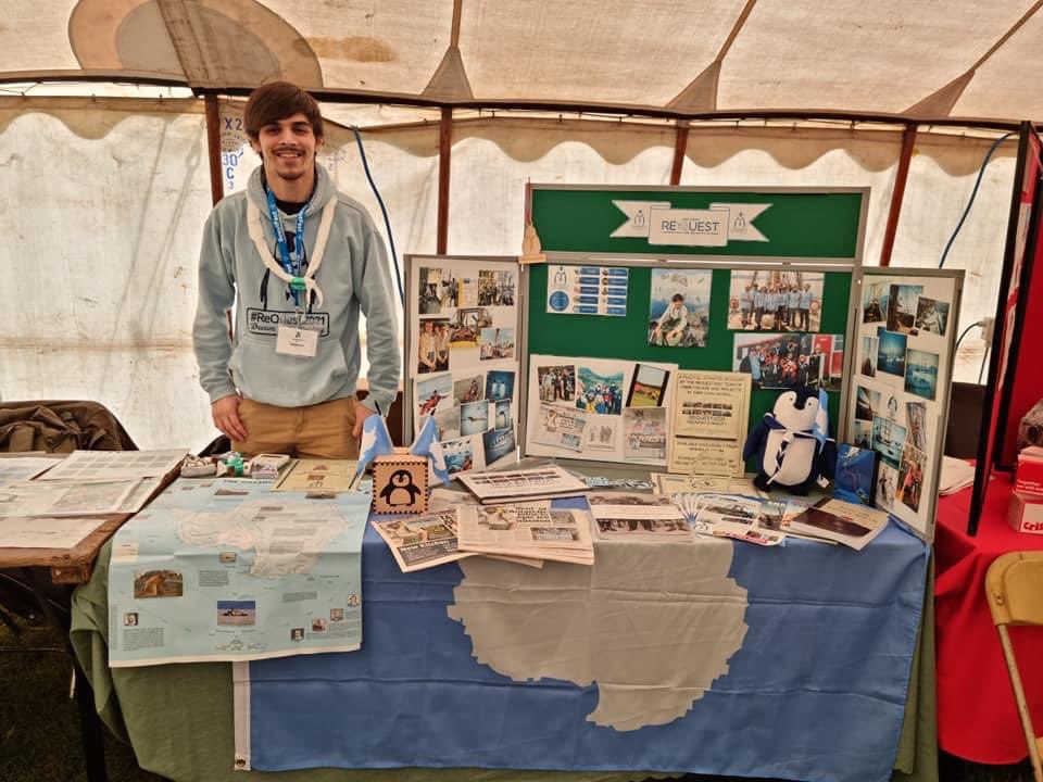 AberfeldyScout's tweet photo. Alex was continuing to promote the #ReQuest project yesterday at Scoutfest. There was a lot of interest in everything not just the expedition so well done for continuing the legacy of the project βοΈπ΄σ §σ ’σ ³σ £σ ΄σ Ώπ§ #aberfeldyscouts #scoutfest @PandKScouts @ScoutsScotland @request2021 https://t.co/jHuR5XS9Vq