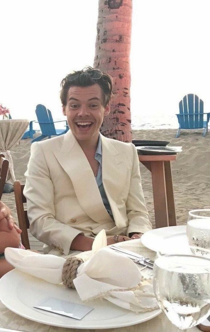HStylesPeru's tweet photo. 📢| Las chicas de BLACKPINK 
pagaron su cena de Harry.  

Ellas recomendaron un restaurante en Seúl para Harry. Cuando fue a pagar la cuenta, los empleados le dijeron que ya habían pagado su cena por adelantado por lo que Harry quedó sorprendido. 🥺🤍
©️Cami_bluu https://t.co/Rla2v7Emud