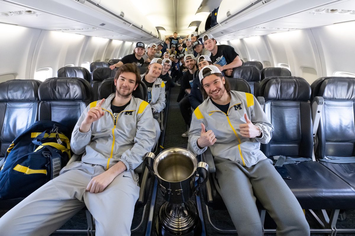 Michigan Hockey tweet media