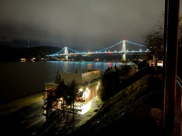 Today is Word NIDCAP Day! Thank you <a href="/NYSBridge/">NYS Bridge Authority</a> for lighting the Mid-Hudson Bridge in teal this evening! We support family-centered developmental care or all babies and families. 
To learn more: nidcap.org/world-nidcap-d…
#NIDCAP #worldnidcapday #preemie #NICU #voiceofthenewborn #NFI