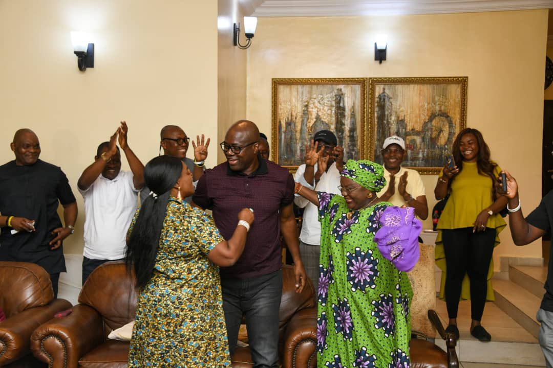 FirstLadyOyo's tweet image. Congratulations to my darling husband @seyiamakinde for his victory in the just concluded gubernatorial election in Oyo State. I thank God for giving him another opportunity to serve the people of Oyo state. To God alone be all the glory and honour.