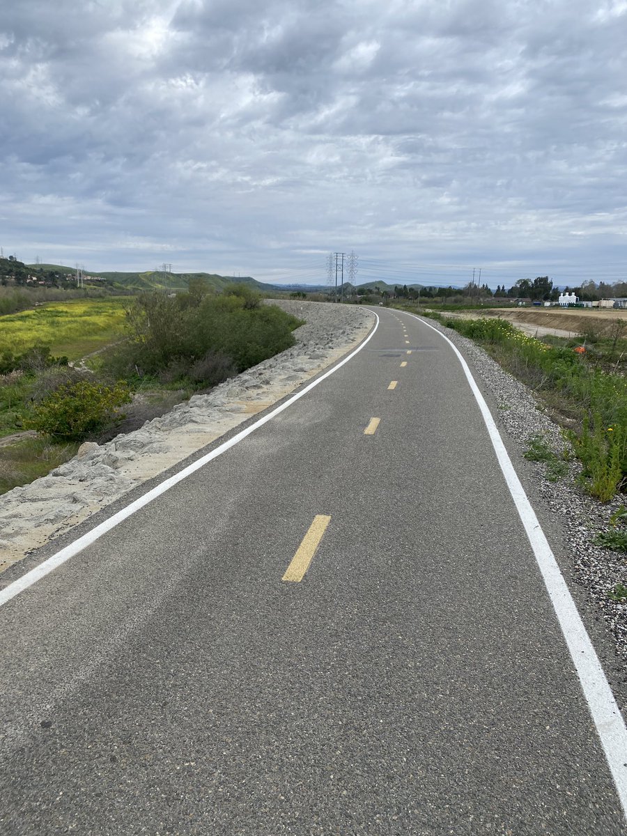 Claudia D'Leon tweet media