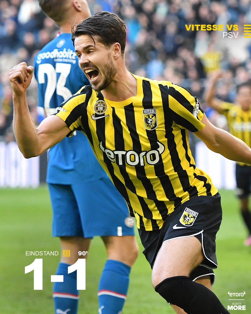 MijnVitesse's tweet photo. Gestreden! 💛🖤
Een punt blijft in Arnhem 💪
FT | 1-1
#Vitesse #VITpsv https://t.co/IhxE4UtC1X