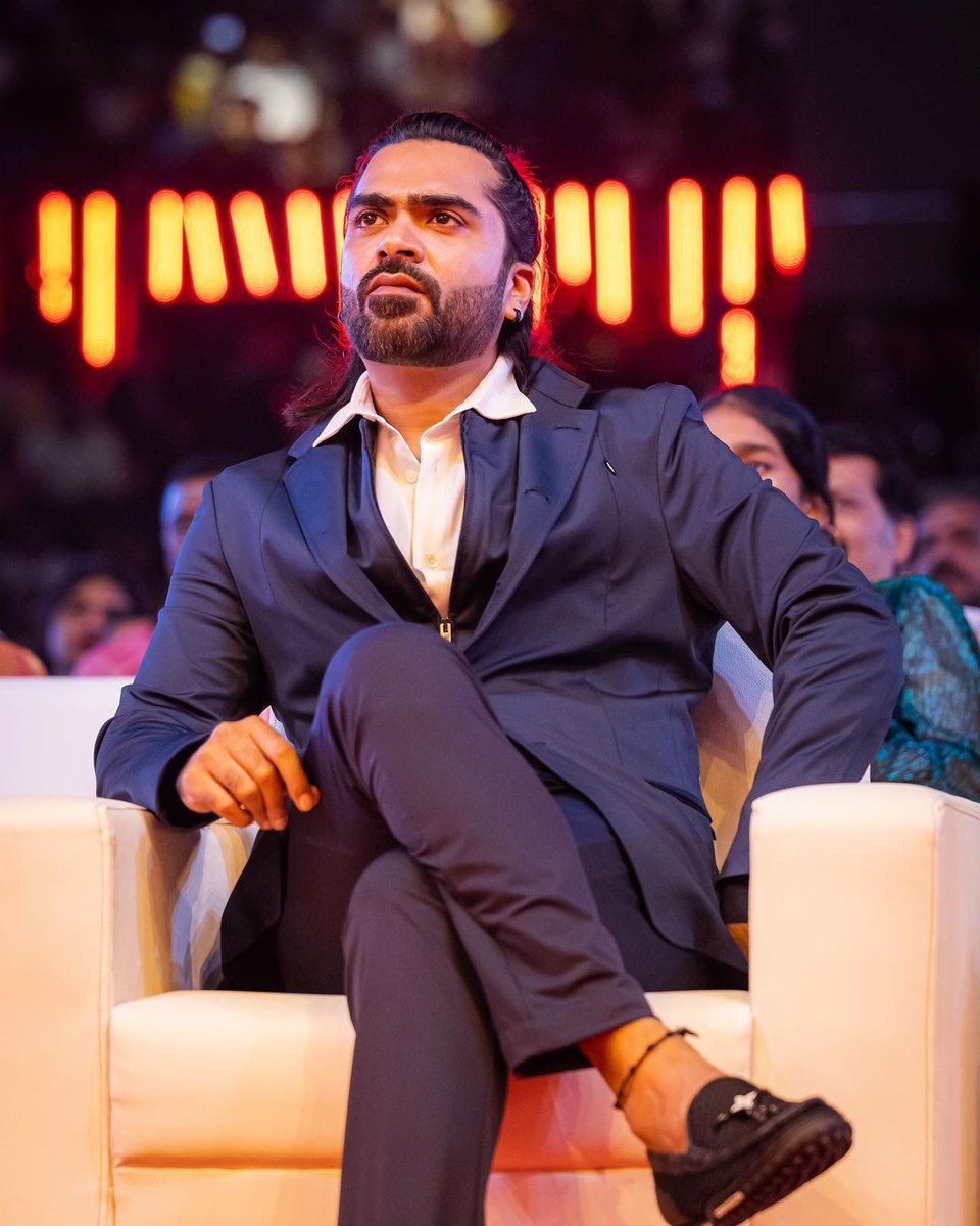 J_atmanstr_'s tweet image. Brand new Hd Stills 🔥🔥🔥🔥
#PathuThalaAudioLaunch #Atman #SilambarasanTR