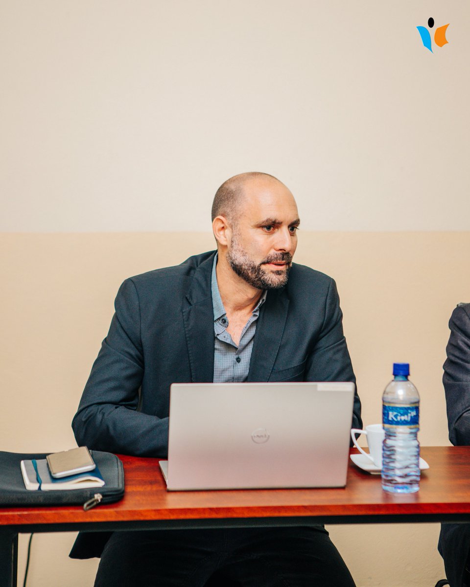 MagazineJimbere's tweet image. ▶️ Recommandation de @Bengausset de @BSF_Inter: "Les universités bénéficiaires des espaces et outils #IdeasBox doivent s'en approprier pour en maintenir le potentiel de formation/information du monde universitaire au #Burundi, même au-delà des délais d'exécution de ce projet"