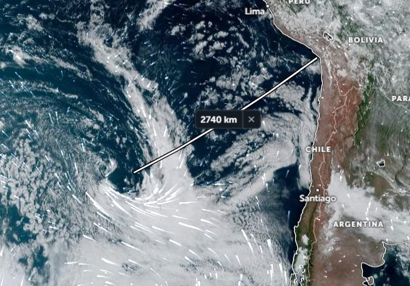 #Isladepascua 🏝  Frente a Chile. a 2,740 Kilómetros , una pequeña formación anticlonica. Seguimos monitoreando a este ejemplo parecido a lo que dejó #Yaku en #Peru