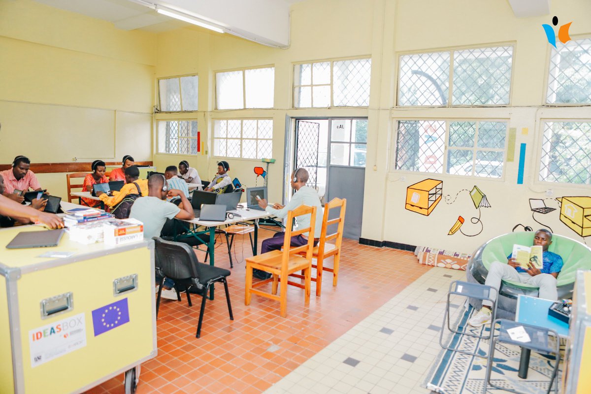 MagazineJimbere's tweet image. ▶️ Recommandation de @Bengausset de @BSF_Inter: "Les universités bénéficiaires des espaces et outils #IdeasBox doivent s'en approprier pour en maintenir le potentiel de formation/information du monde universitaire au #Burundi, même au-delà des délais d'exécution de ce projet"