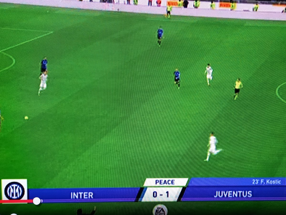davyday's tweet image. Quel "peace" in sovraimpressione dopo un gol analizzato 5 minuti dal VAR fa un po "boni... state boni, non vi arrabiate..."
#InterJuve #INTJUV #SerieA #InterJuventus