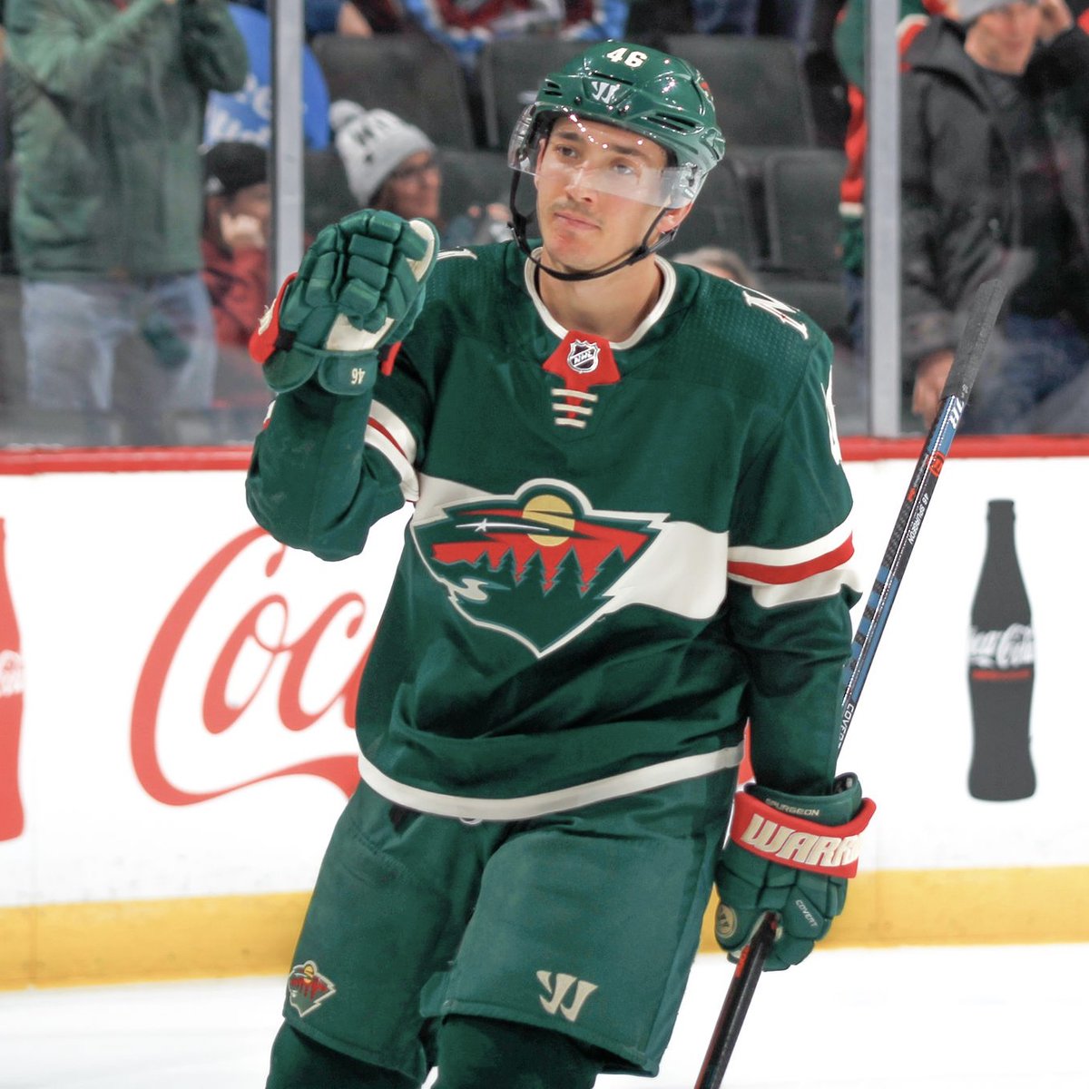 FanHQ's tweet photo. 🏒GIVEAWAY!🏒 If Jared Spurgeon scores a goal today &amp; #MNWild win, we'll give away a signed puck.

RT &amp; Follow for a chance to win!

*Winner announced publicly - don’t reply to links asking for personal info https://t.co/GVFMDB68w6