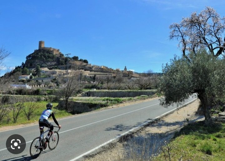 CC_Biar's tweet photo. Solo quedan dos semanas.
17 equipos de 8 comunidades diferentes participarán en la Challene Alicante Interior 
#challengealicanteinterior #castalla #biar #alcoi 
@BiarTurismo @Biarsensacion
*C.Valenciana*
*Galicia*
*Navarra*
*Tenerife*
*Extremadura*
*Murcia:*
*Cataluña*
*Madrid* https://t.co/yHxPLU4CBL