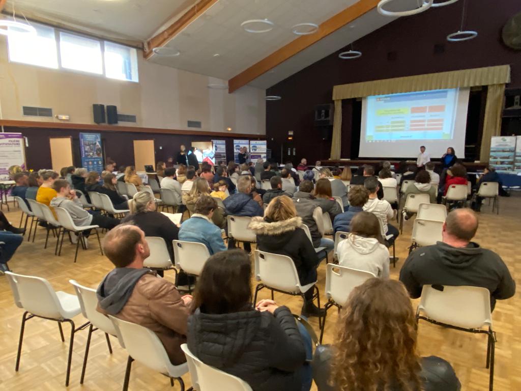 ClgFGarandeau's tweet photo. [FORUM DE LA VOIE PRO] Organisé par la #FCPE, le réseau ECLORE du Chapus (Lycée de #Bourcefranc et collèges du secteur).
Lycées professionnels et CFA étaient présents pour informer élèves et parents sur la #voieprofessionnelle. Merci🙏à tous ! #orientation @DSDEN17 @acpoitiers https://t.co/jrMsxxW8FV
