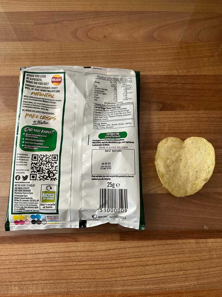 HanP79's tweet photo. @walkers_crisps #LoveFromWalkers https://t.co/mfVGhz97lV