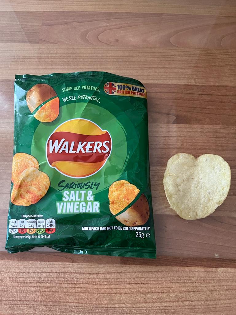 HanP79's tweet photo. @walkers_crisps #LoveFromWalkers https://t.co/mfVGhz97lV