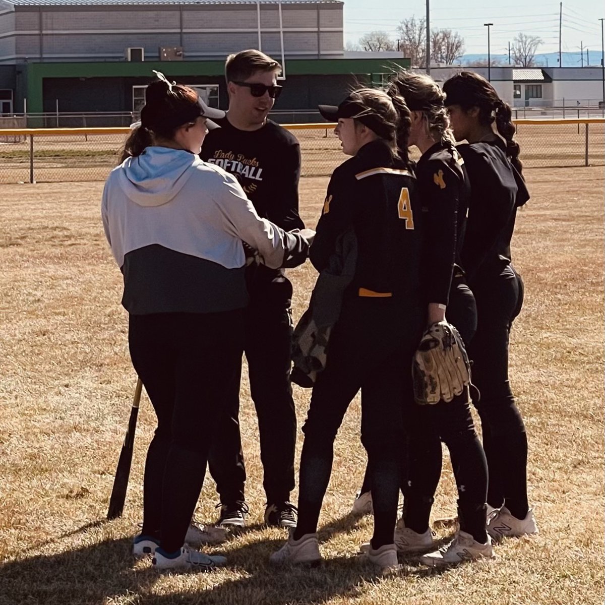 lowryhighsoftball tweet media