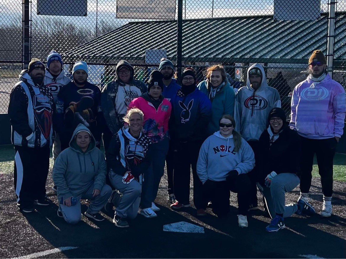 bri_caison's tweet photo. Took a break from being a medical student this weekend to play some ball. We went 5-2, scored 153 runs in 7 games, and got 5th place. Back to school for an exam Friday https://t.co/IwNs7Vs7oD