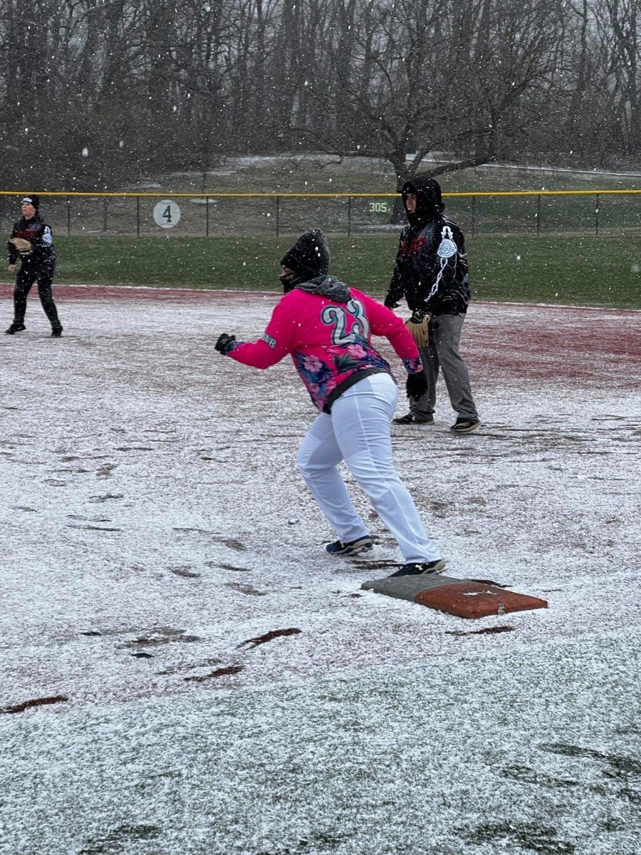bri_caison's tweet photo. Took a break from being a medical student this weekend to play some ball. We went 5-2, scored 153 runs in 7 games, and got 5th place. Back to school for an exam Friday https://t.co/IwNs7Vs7oD