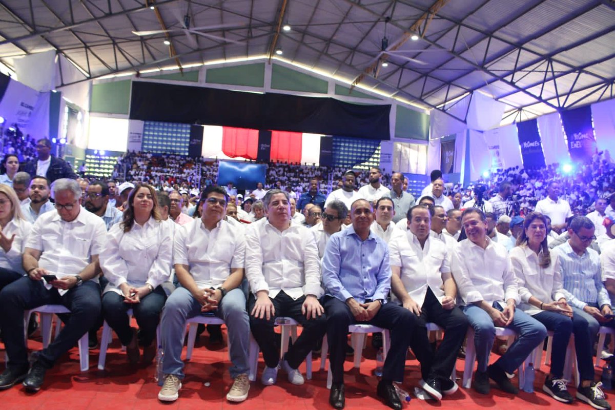 ConsuegraReymo's tweet photo. #ElCambioSigue #YoCreoEnAbinader https://t.co/QLrFE4CxZn